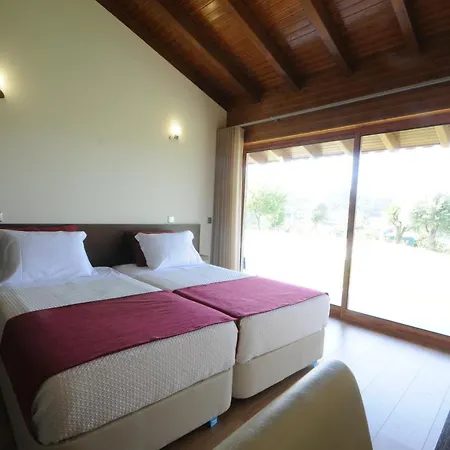 Villa Sleeps 7 With Pool Air Con And Wifi Balugães