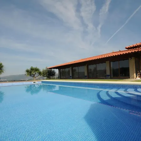 Villa Sleeps 7 With Pool Air Con And Wifi Balugães