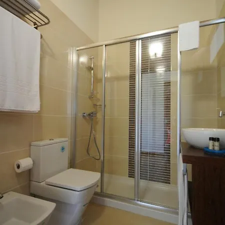 Sleeps 7 With Pool Air Con And Wifi Villa Balugães